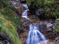 Blick zu mehreren Wasserfallstufen - Klausgraben